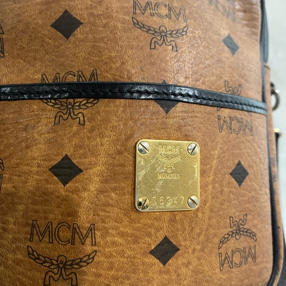 MCM VINTAGE COGNAC VISETOS SLING BAG - Picture 3 of 16